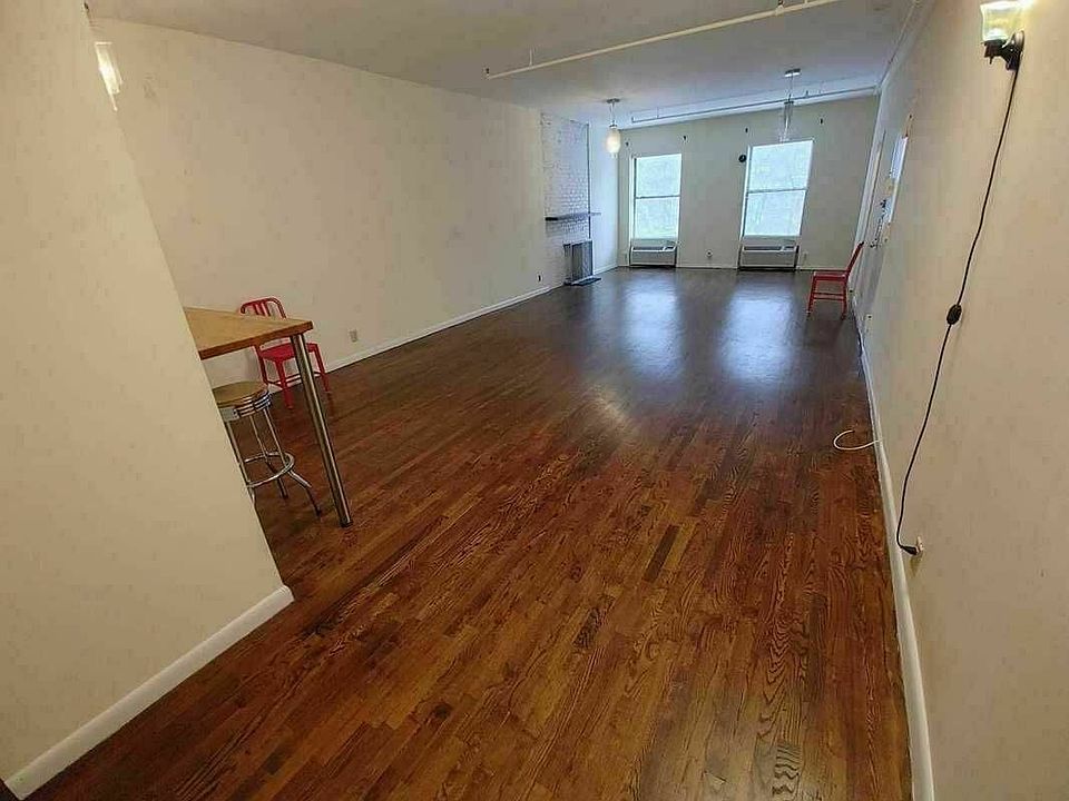 1st image of 286 8th Ave APT 4