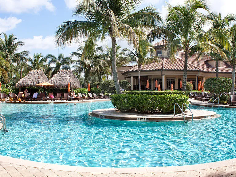 Player's Club & Spa (Pool)