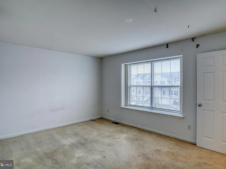 407 Champs Ln — Photo 26