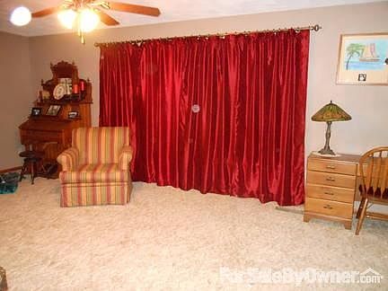 Spacious living room