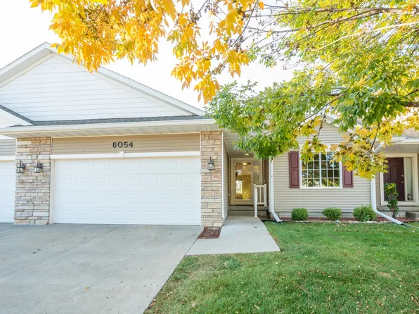 6054 Sheffield Cir, Johnston, IA 50131