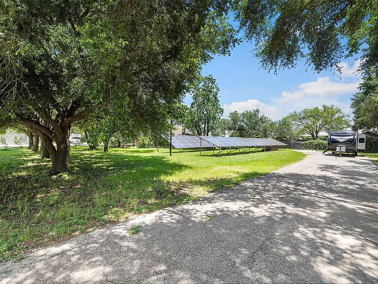 18718 Vickers Rd — Photo 33