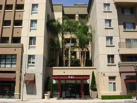 3rd image of 931 E Walnut St Unit 316