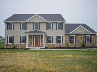 43 Country Side Dr, Carlisle, PA 17013