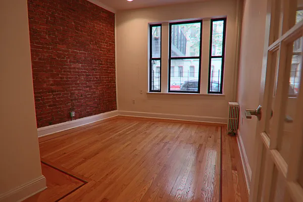 Rented by PMG Real Estate  | media 19