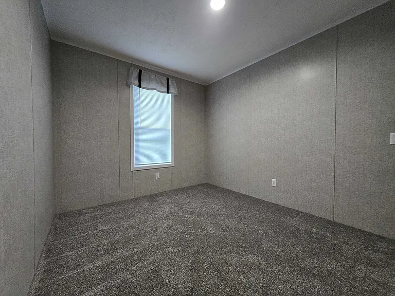 29800 Guilford Cir #423 — Photo 26