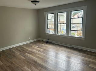 1560 S 12th St, Milwaukee, WI 53204