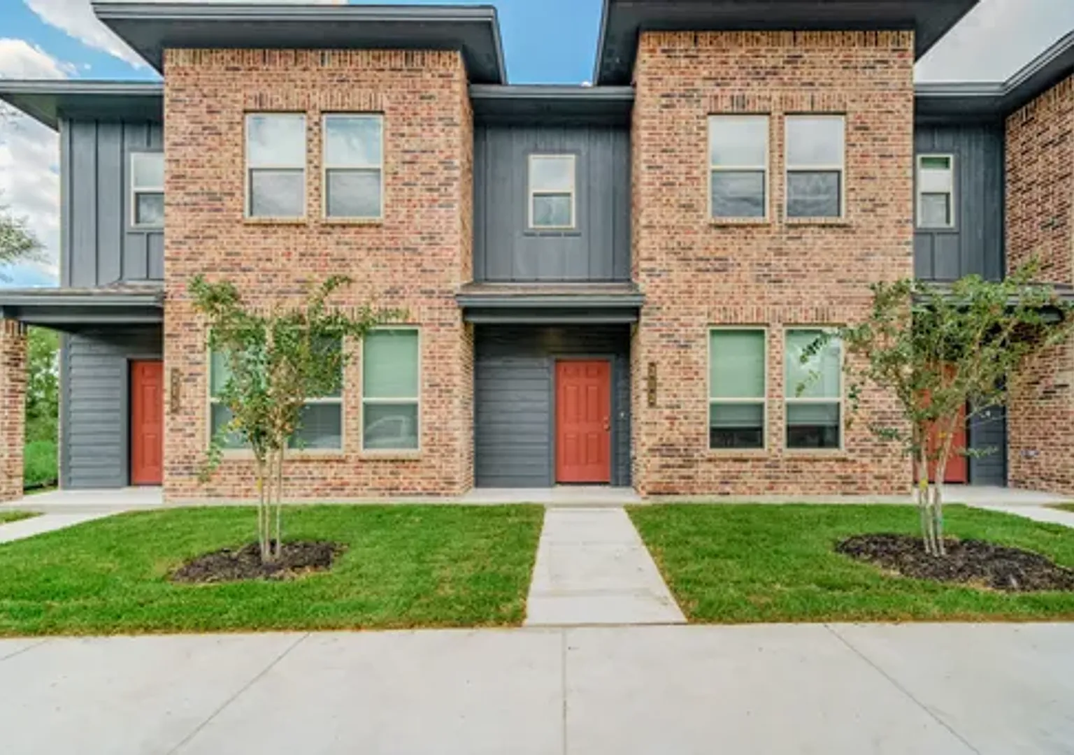 Spacious Townhome Available Now! — Photo 1