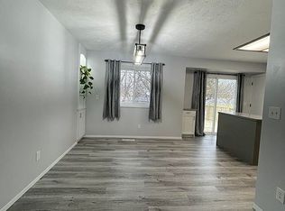 609 Mikelluke Cir, Papillion, NE 68046