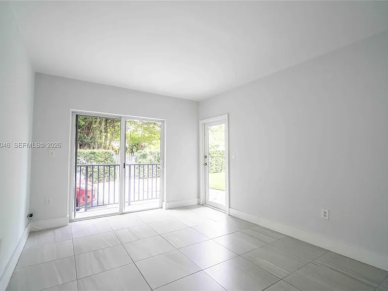 465 NE 59th St #12 — Photo 5