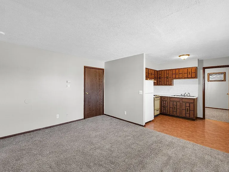 205 W Shelbourne Dr — Photo 15
