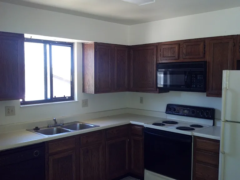 6675 Brook Forest Dr — Photo 9