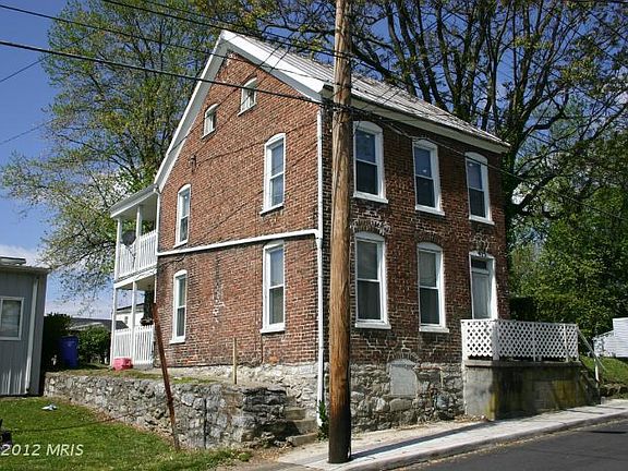 3rd image of 425 W Antietam St