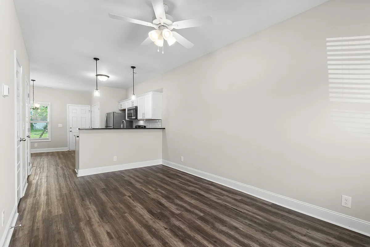 Building Photo - 215 Notgrass Rd #1