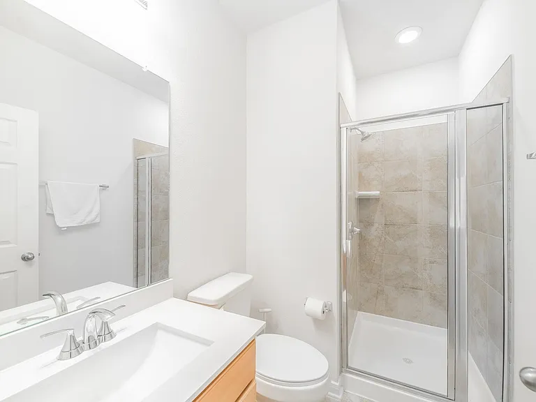 27618 Mesabe Dr — Photo 7