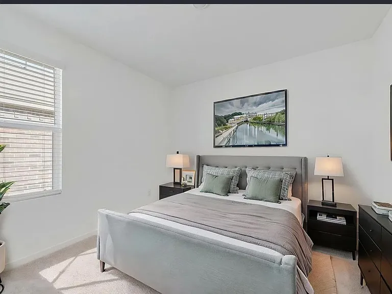 2032 Derby Ln — Photo 17
