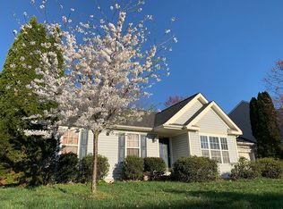 17379 Arrowood Pl, Round Hill, VA