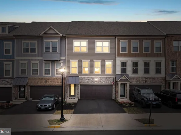 1069 Venifena Ter SE, Leesburg, VA 20175