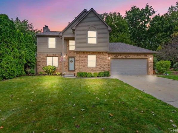 48037 Mill Creek Ct, Chesterfield, MI 48047