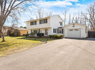 5645 Stevens Dr S, Cicero, NY 13039