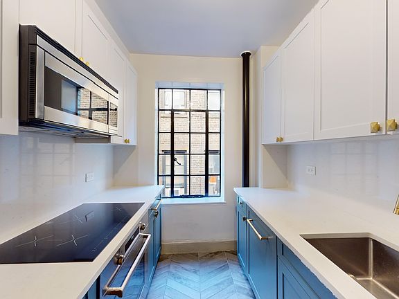 2nd image of 1 Christopher St APT 5B