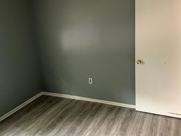 4th image of 184 Pennsylvania Way