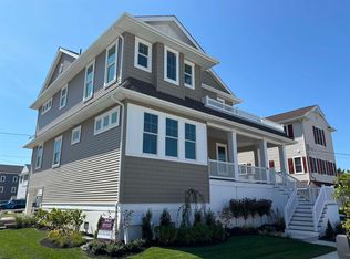 204 26th St, Ocean City, NJ 08226