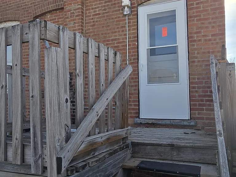 822 E River Dr #2 — Photo 2