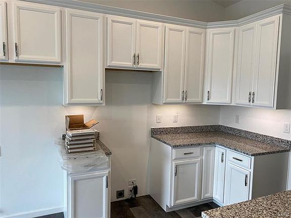 3rd image of 7041 Richmond Dr