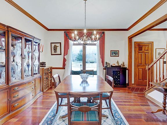 5th image of 213 Farm Creek Dr