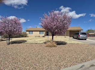 3601 33rd Cir SE, Rio Rancho, NM 87124