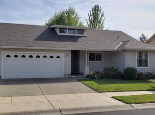 387 SW Wagner Meadows Dr, Grants Pass, OR 97526