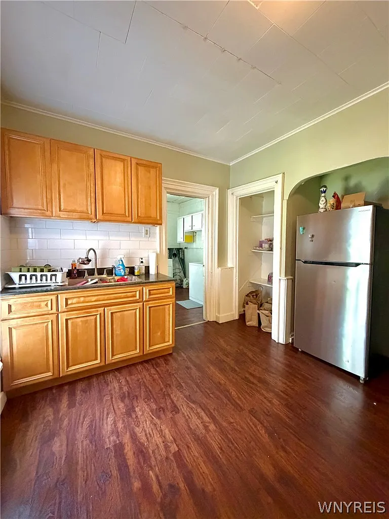 2 bed, 1.0 bath, 1750 sqft, $1,750 — Photo 3