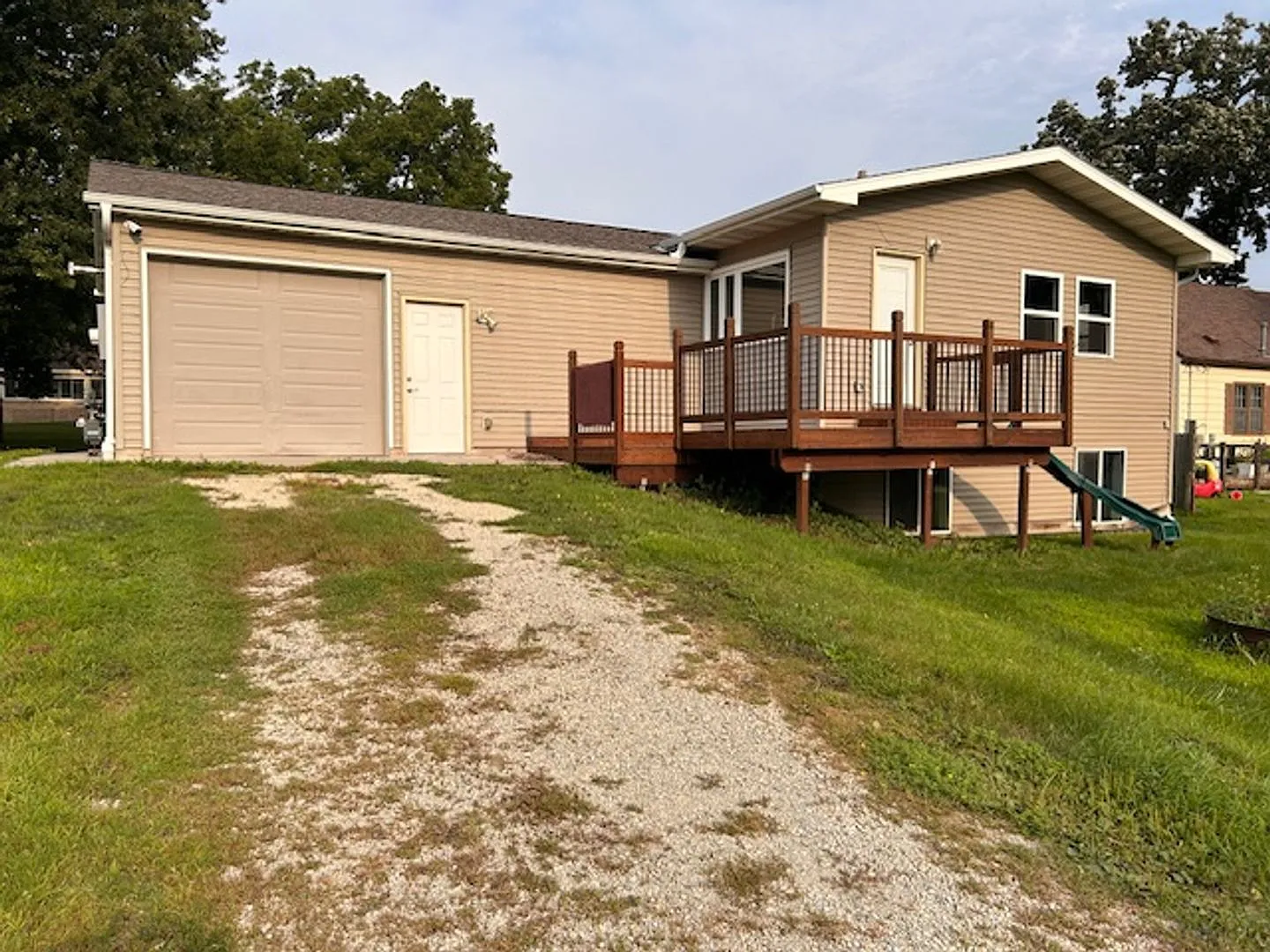 3 bedroom / 1 bath — Photo 2
