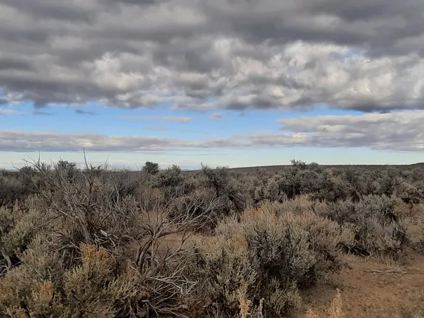 Christmas Valley Wagontire Hwy #7700, Christmas Valley, OR 97641
