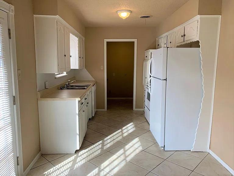 1001 SE Alta Ln — Photo 7