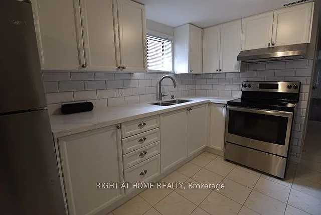 9 Elnathan Cres #BASEMENT — Photo 5