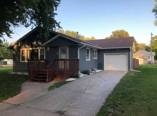 335 N 3rd St, Hampton, NE 68843