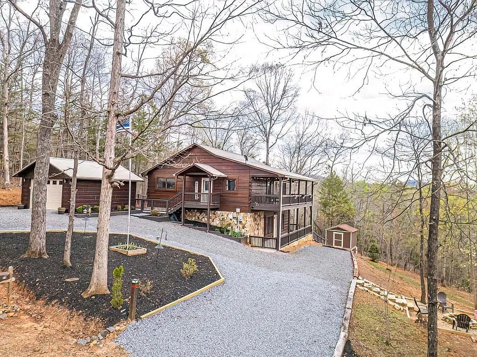 54 Henderson Ln
