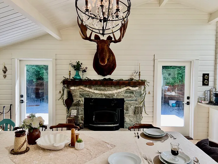 7075 NE Bay Hill Rd — Photo 17