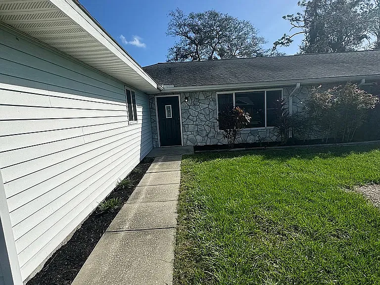2 bed, 1300 sqft, $1,925 — Photo 3
