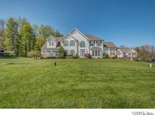 144 Raspberry Ln, Camillus, NY 13031