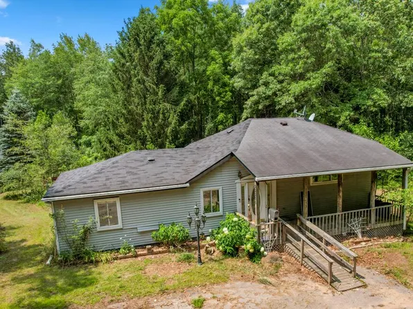 22250 Prince Rd, Belleville, MI 48111