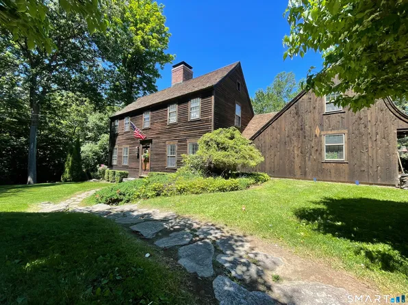 31 Old Barn Road, Trumbull, CT 06611