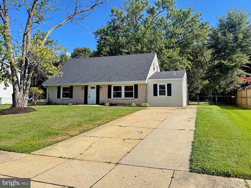 1st image of 216 Brent Rd