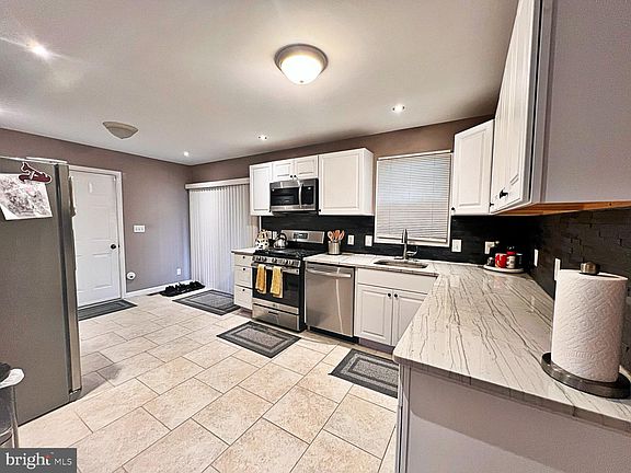 5th image of 103 S Meadow Dr