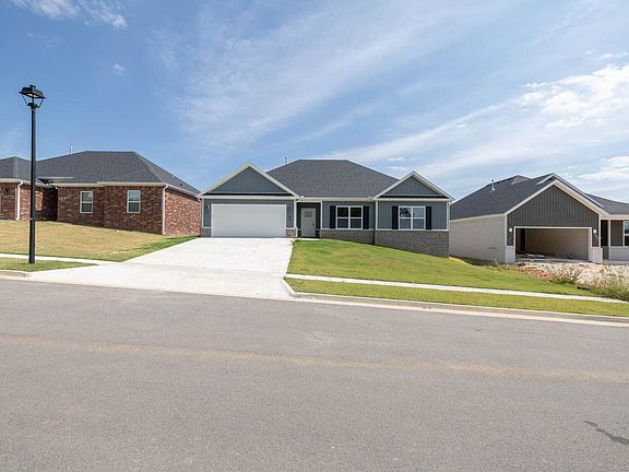 3rd image of 111 Magazine St