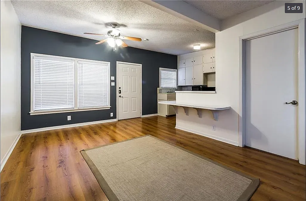Building Photo - 709 W 26th St #15