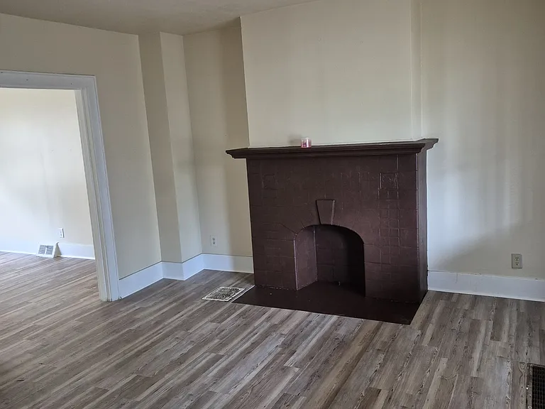 3116 Grover St — Photo 3