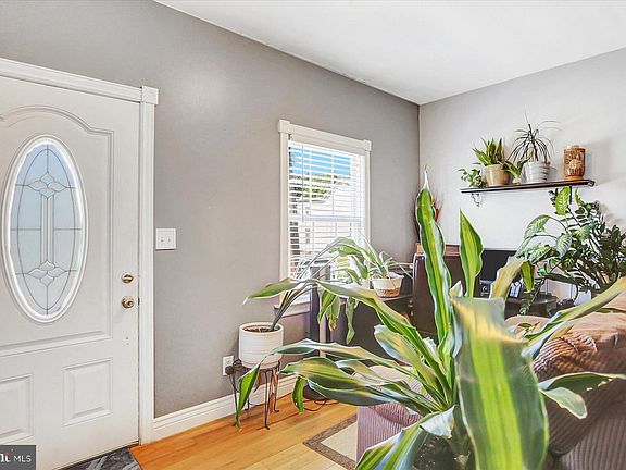 3rd image of 2522 Boas St